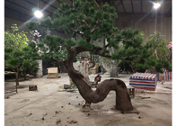 クリスマスの装飾的な人工的な装飾用の松の木